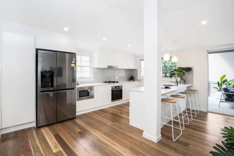 Park Avenue Terrace House Sleeps 9 - VIC Tourism 1