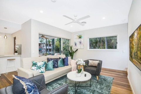 Park Avenue Townhouse Retreat Brisbane Sleeps 10 - VIC Tourism 3