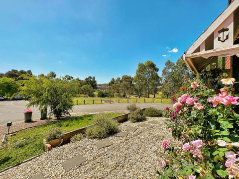 Parkside House By GoodLive - VIC Tourism 0