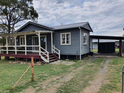 Parlour Mountain Cottage - VIC Tourism 0