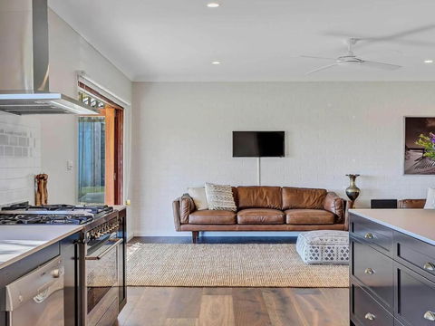 Pauls Farmhouse - VIC Tourism 2