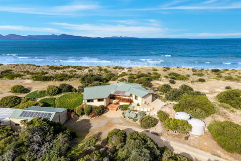 Peace & Plenty - VIC Tourism 1