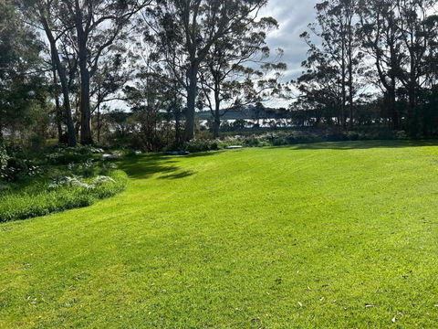 Peacock - VIC Tourism 0
