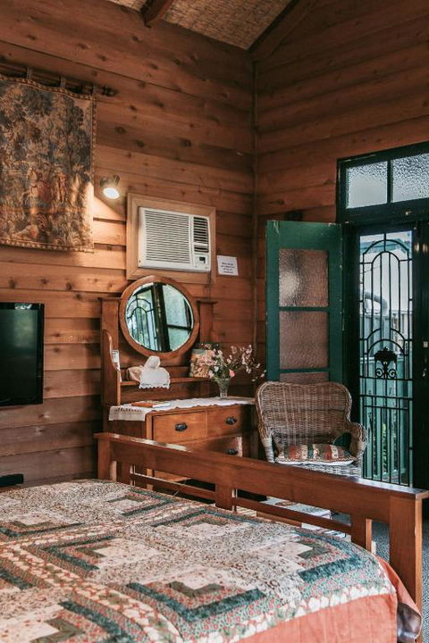 Peppercorns B&B - VIC Tourism 1