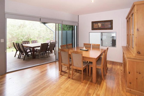 PEPPY TREE HOUSE - VIC Tourism 2