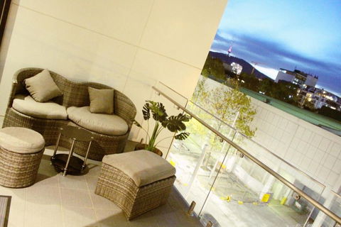 Perfectly Located Modern Apartment - Canberra CBD - VIC Tourism 3