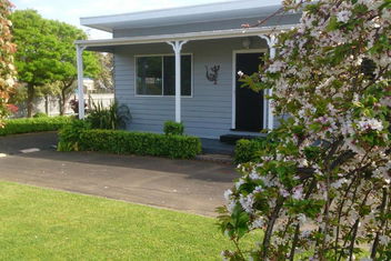 Phillip Island Cottages with VIC Tourism