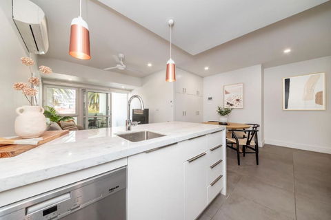 Piccolo By The Beach - VIC Tourism 3