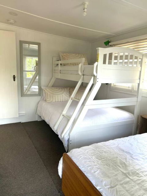 Pine Cottage - VIC Tourism 3