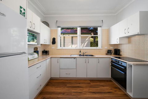 Pine Lodge - VIC Tourism 2