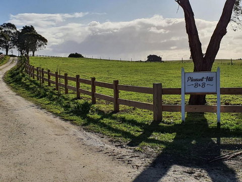 Pleasant Hill BnB - VIC Tourism 1