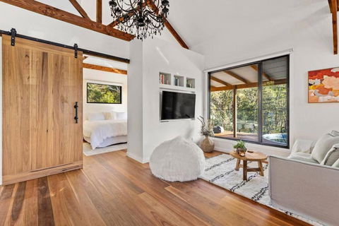 Pool House Bellingen - VIC Tourism 1