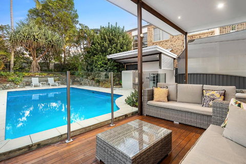 Pool Side Luxury Pet Friendly - Walk To The Beach - VIC Tourism 0