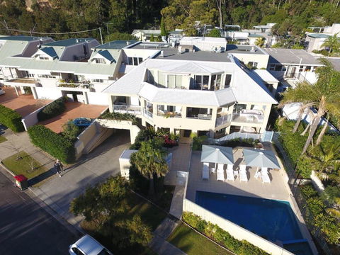 Poolside At Iluka Resort Apartments - VIC Tourism 3
