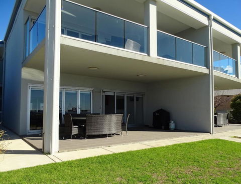 Port Vincent Seaside Apartments - Apartment 1 - VIC Tourism 0