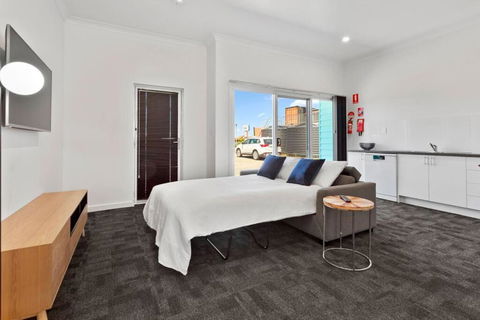 Port Lincoln Shark Apartment 4 - VIC Tourism 3