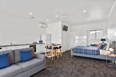 Port Lincoln Shark Apartment 6 - VIC Tourism 0