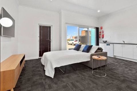 Port Lincoln Shark Apartment 6 - VIC Tourism 3
