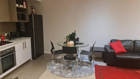 Qure Restaurant And Apartments Canberra Bruce - VIC Tourism 3