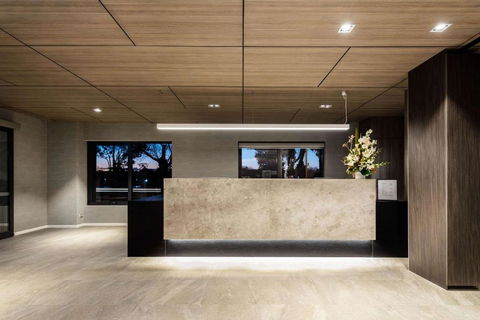 Quality Hotel Lakeside - VIC Tourism 3