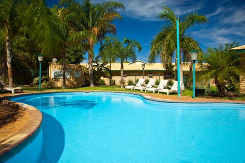 Potshot Hotel Resort - VIC Tourism 3