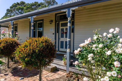 Pound Hill Cottage - VIC Tourism 1