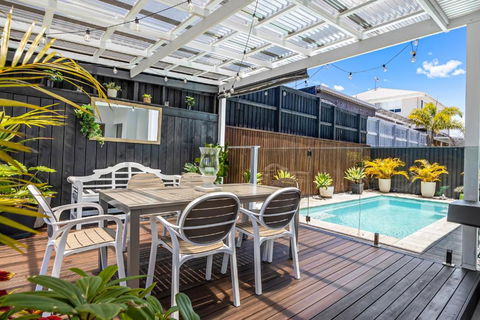 Premium 4-Bed Coastal Escape With BBQ And Pool - VIC Tourism 0