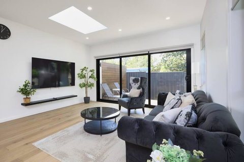 Preston Lux House 5 Bed 5 Bath - VIC Tourism 0