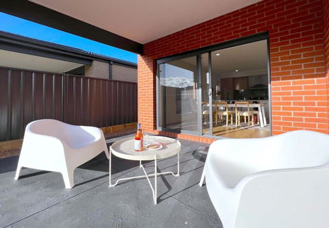 Pride Pakenham Parkfront Home - VIC Tourism 2
