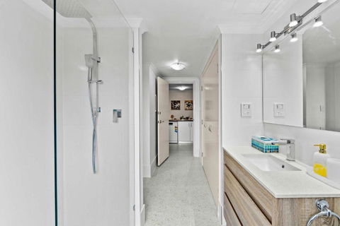 Prime Perth Apartment - VIC Tourism 2