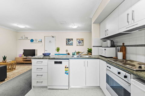 Prime Perth Apartment - VIC Tourism 3