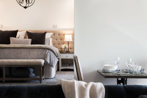 Provence Spa Villa 2 - VIC Tourism 1