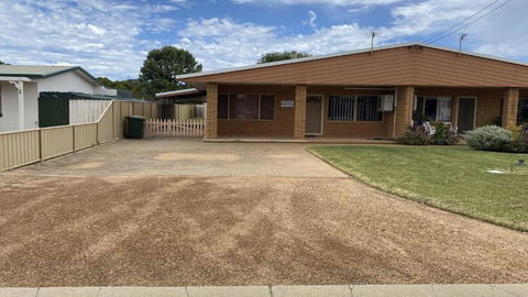 Puggle Palace - VIC Tourism 0