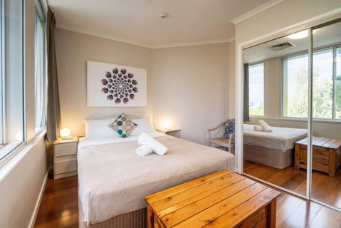 Quaint Auchenflower 1B1B Apt W Parking Close To UQ - VIC Tourism 3