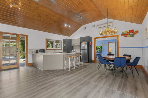 Quaint Garden Oasis With Free Parking - VIC Tourism 0