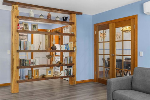 Quaint Garden Oasis With Free Parking - VIC Tourism 1