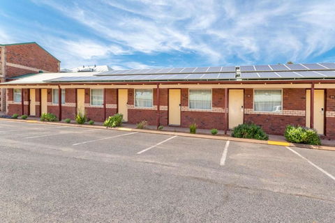 Quality Inn Railway Motel - VIC Tourism 3