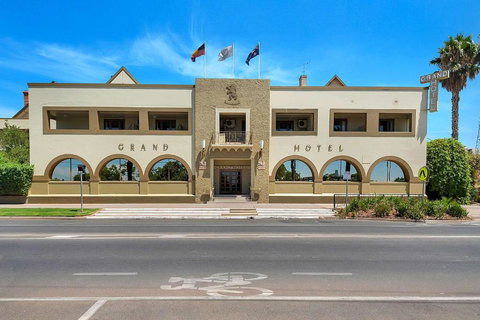 Quality Hotel Mildura Grand - VIC Tourism 1