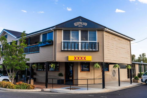 Queensland Hotel - VIC Tourism 0