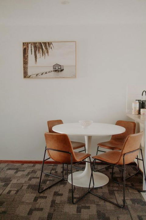 Quiet Corner Sleeps 4, Near Perth & Fremantle - VIC Tourism 0