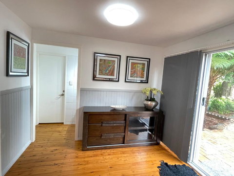 Quiet, Cozy And Calm 3 Bedroom House. - VIC Tourism 1