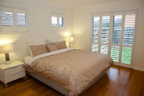 Race Course Apartments - VIC Tourism 0