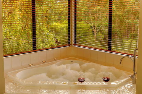 Rainbow Trail Chalets - VIC Tourism 1