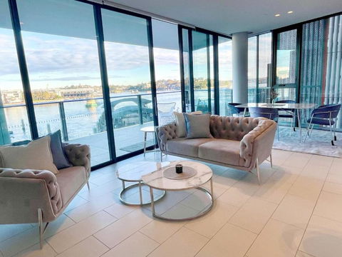RARE Luxury Waterfront Living - VIC Tourism 0