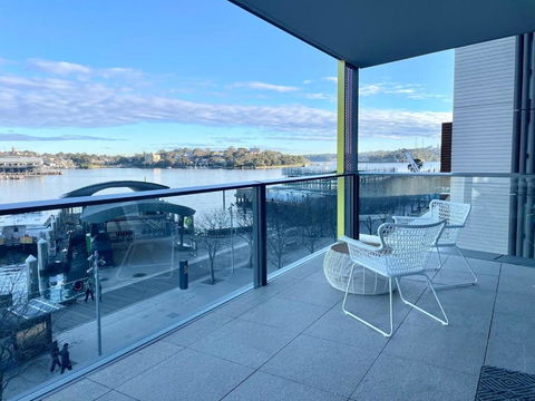 RARE Luxury Waterfront Living - VIC Tourism 1