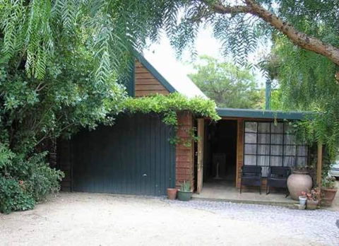 Red Brier Cottage Accommodation - VIC Tourism 3
