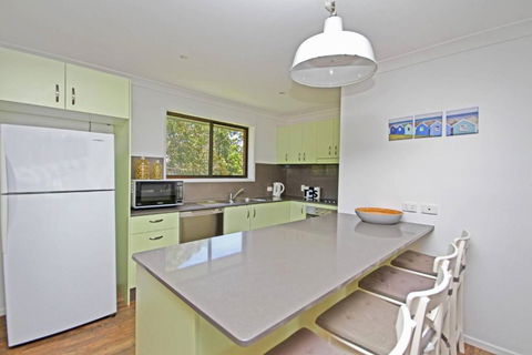 Red Door Beach House - VIC Tourism 1