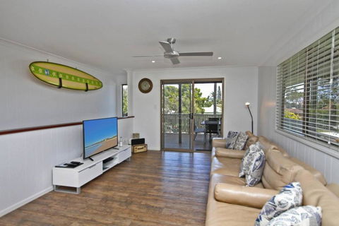 Red Door Beach House - VIC Tourism 2
