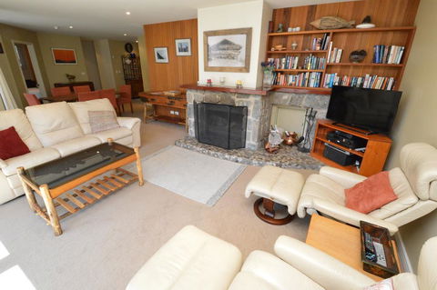 Aspect 2 - VIC Tourism 3