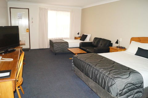 Asters On James Motor Inn - VIC Tourism 0